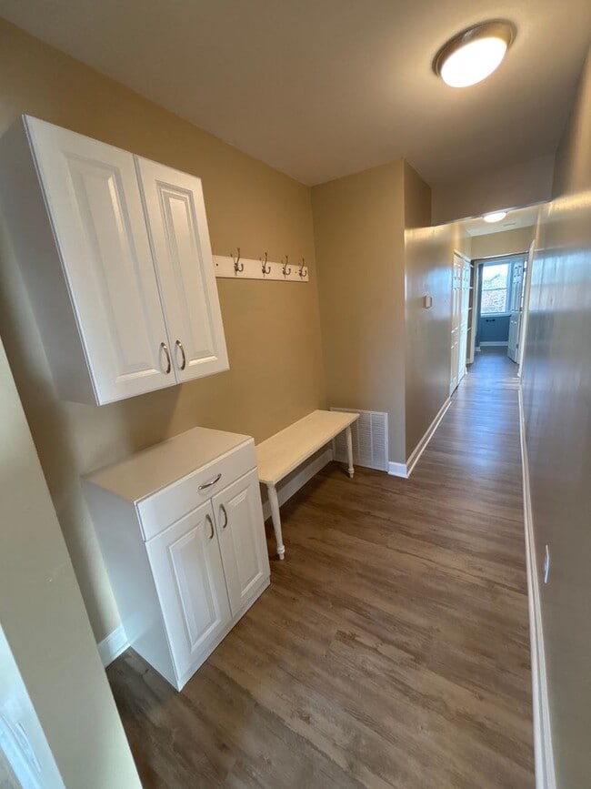 Building Photo - 2 Bedroom in Lancaster!