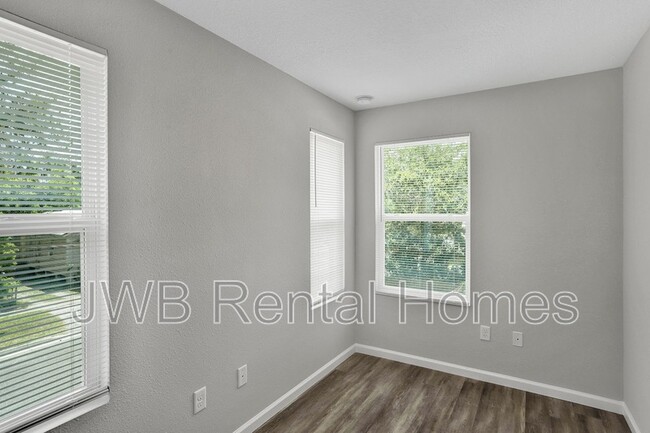 Building Photo - 1256 Pippin St