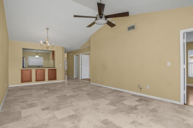 Building Photo - Berkshire Lakes, 2nd Floor, Corner Unit for Annual Lease