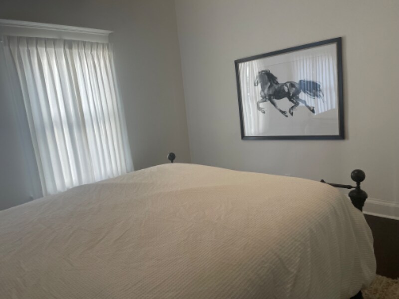 Building Photo - 1000 W 22nd St