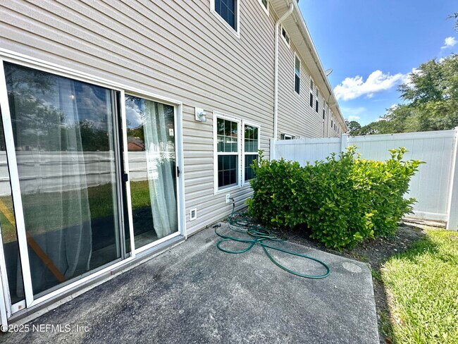 Building Photo - 1659 Biscayne Bay Cir