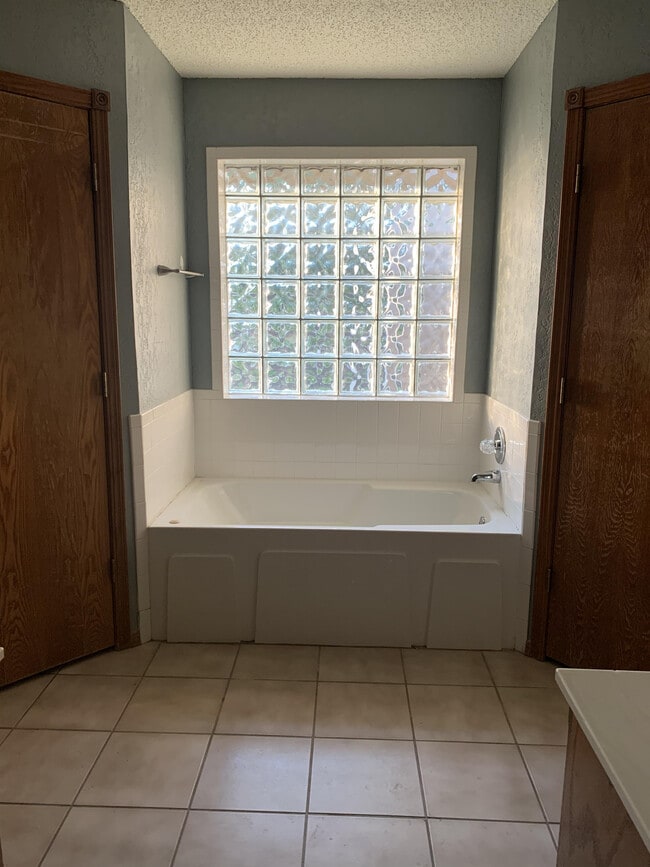 Building Photo - 649 Fire Light Dr