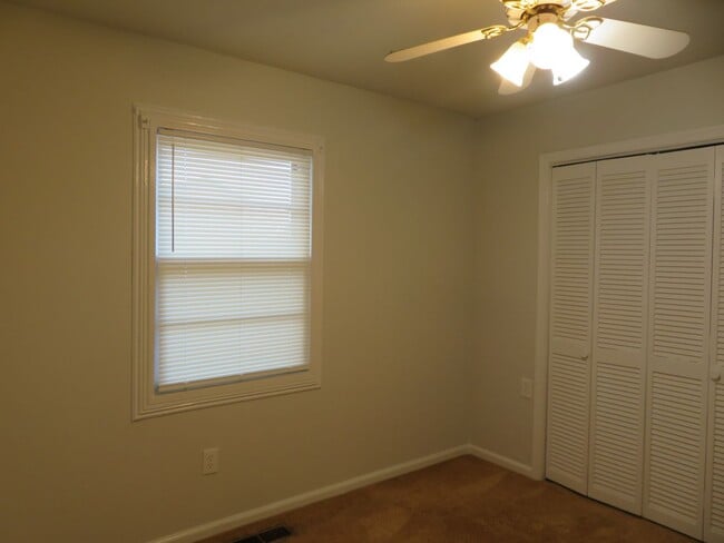 Building Photo - 7300 Claiborne Rd