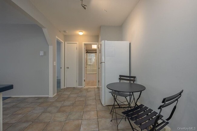 Building Photo - 219 Fox Run Ln