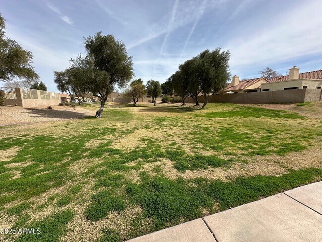 Building Photo - 8919 S Lori Ln