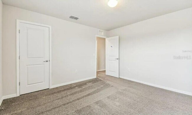 Building Photo - 11225 Sycamore Glen Loop