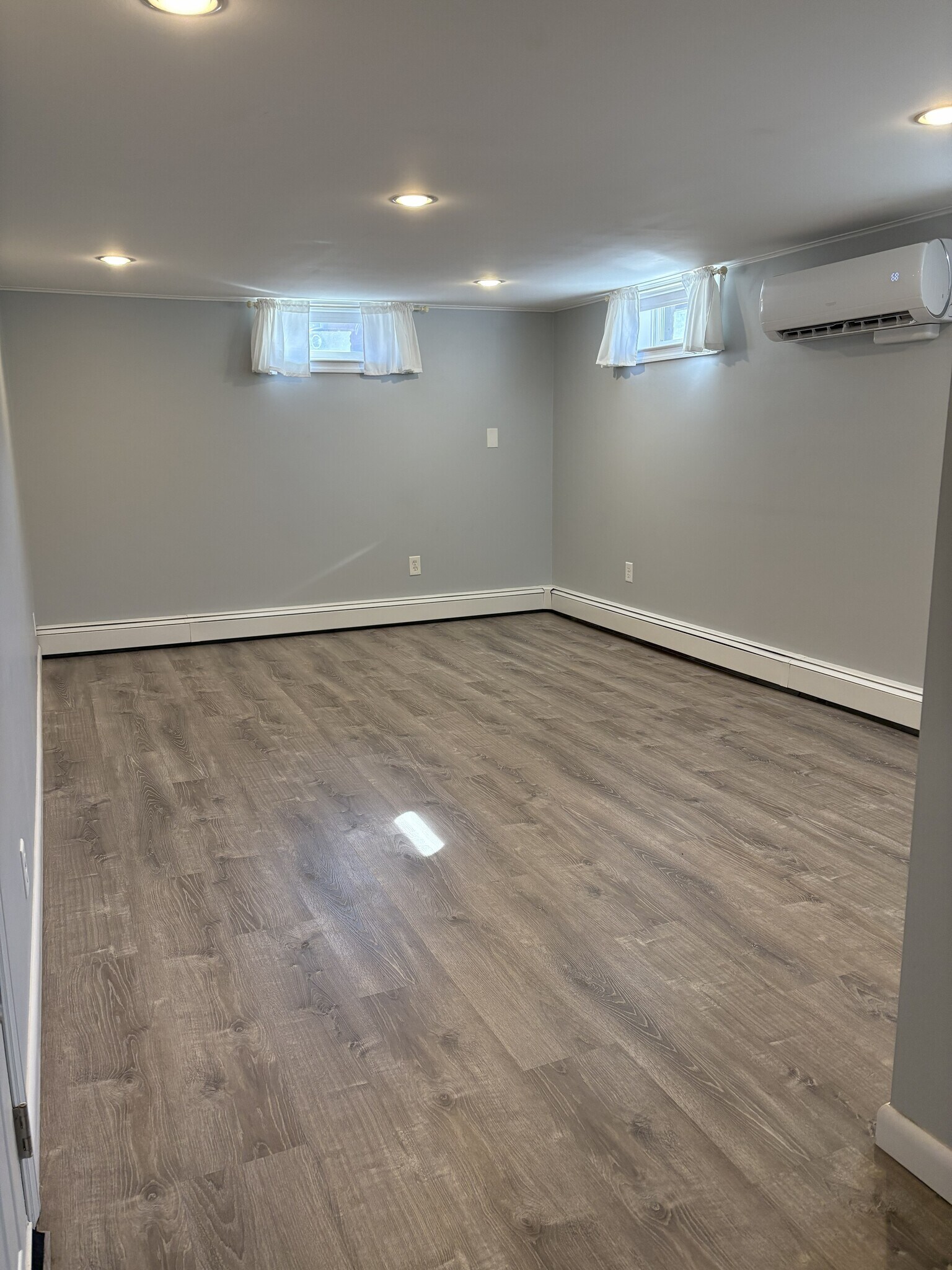 Building Photo - 440 Lockwood Dr