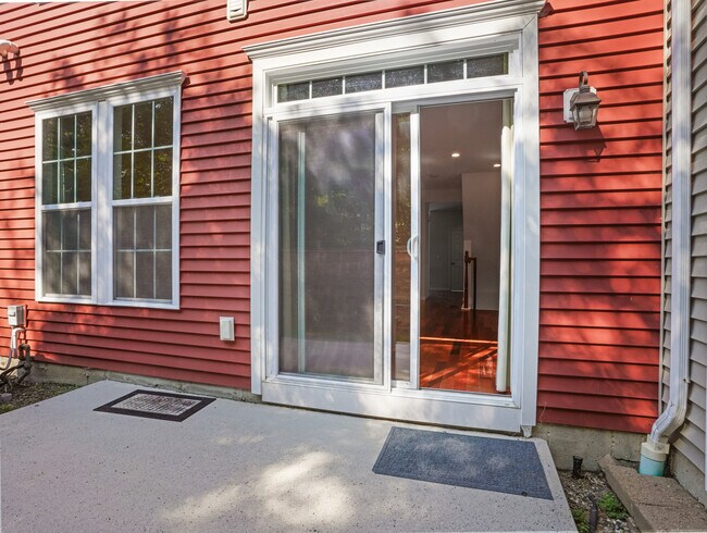 Building Photo - 16 Warrington Round