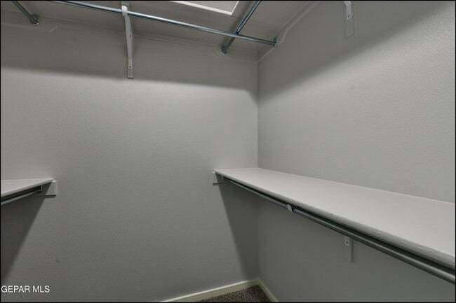 Building Photo - 552 Logwood Ave