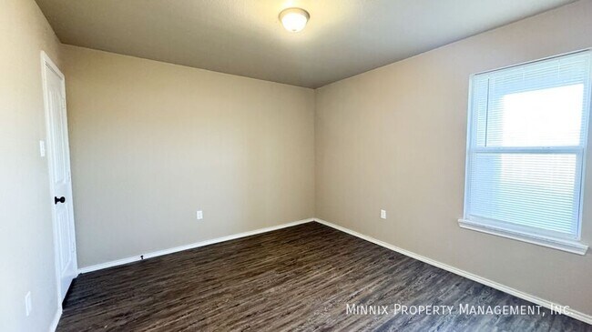 Building Photo - 2516 N Ave O