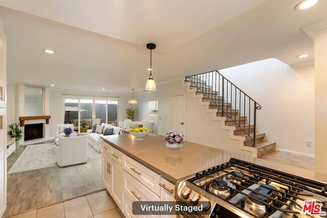 Building Photo - 1837 11th St