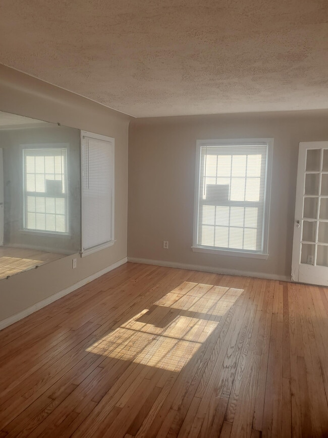 Building Photo - 12311 Laing St