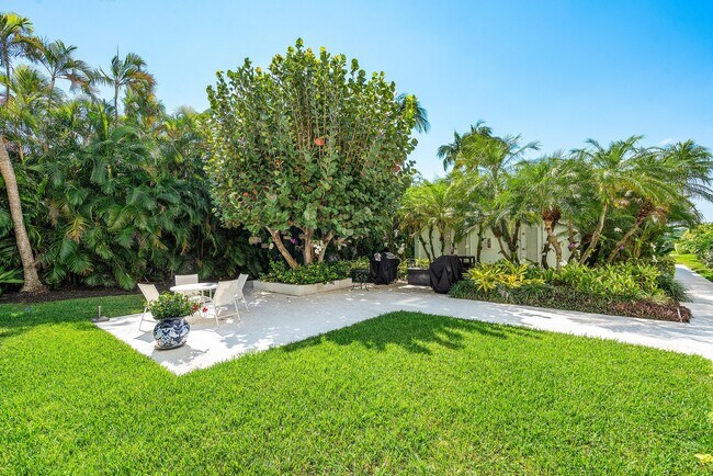 Building Photo - 2860 S Ocean Blvd