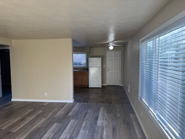 Building Photo - 524-526 MARIE