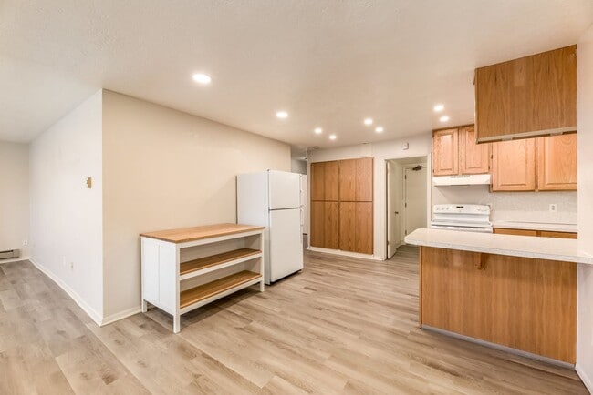 Building Photo - 4517 1175 W