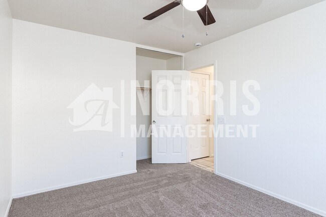 Building Photo - Freshly Updated Home with NO HOA