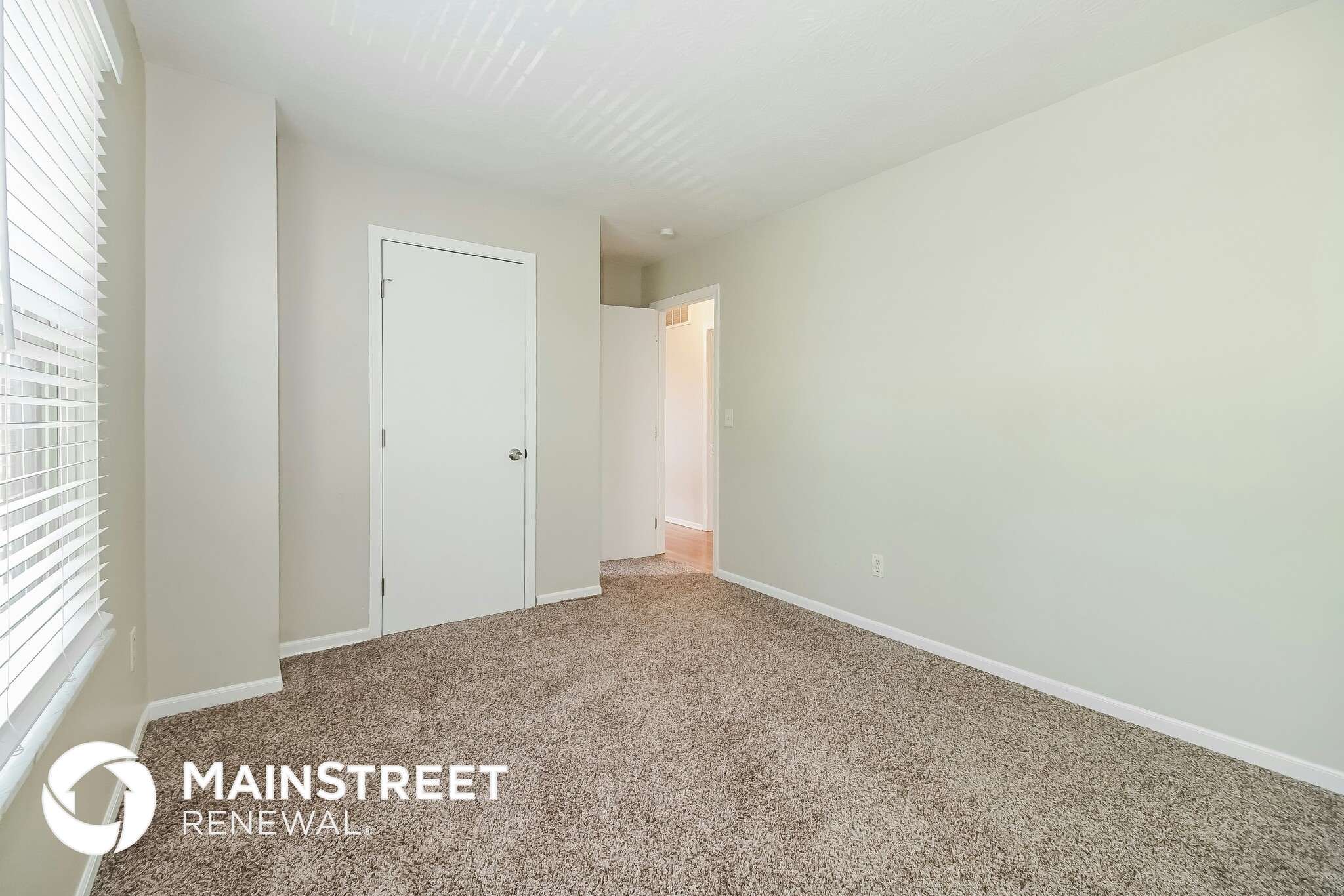 Building Photo - 1574 Autumn Village Dr