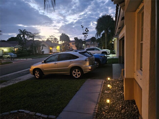 Building Photo - 32 Gables Blvd