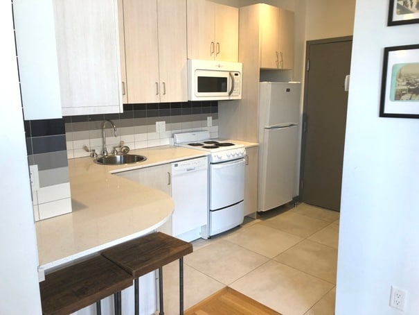 Building Photo - 144 Bowdoin St