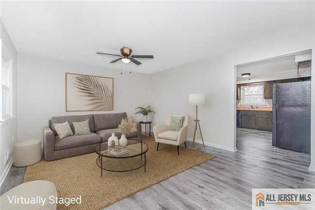 Building Photo - 1036 Apache St