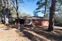 Building Photo - Newly updated!