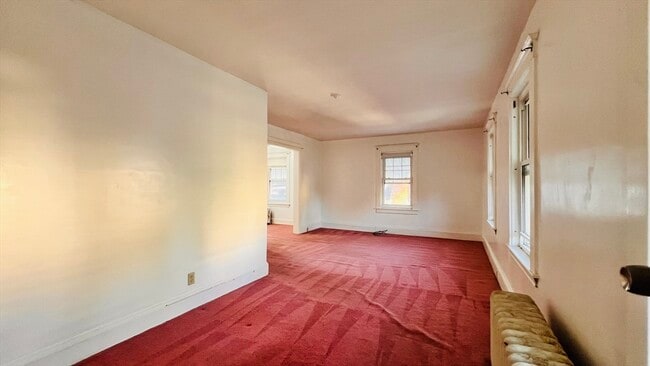 Building Photo - 164 E Elm Ave