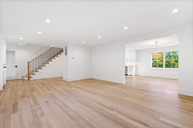 Building Photo - 19 Highland Park Pl