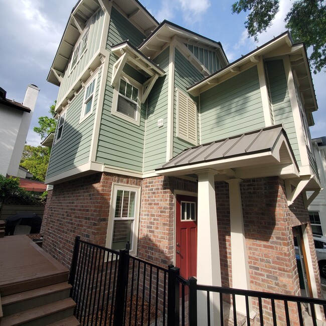 Building Photo - 1124 Azalea Ln