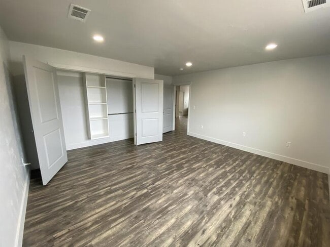 Building Photo - 705N US-191