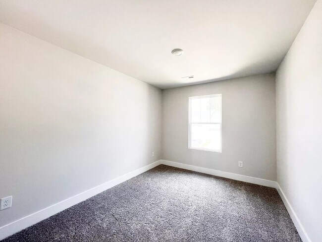 Building Photo - 4 Beachley Pl