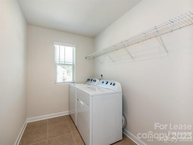 Building Photo - Charming 3-Bedroom Home with Landscaped Ba...