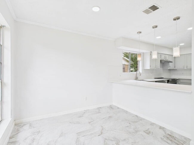 Building Photo - 506 Coppersmith Dr