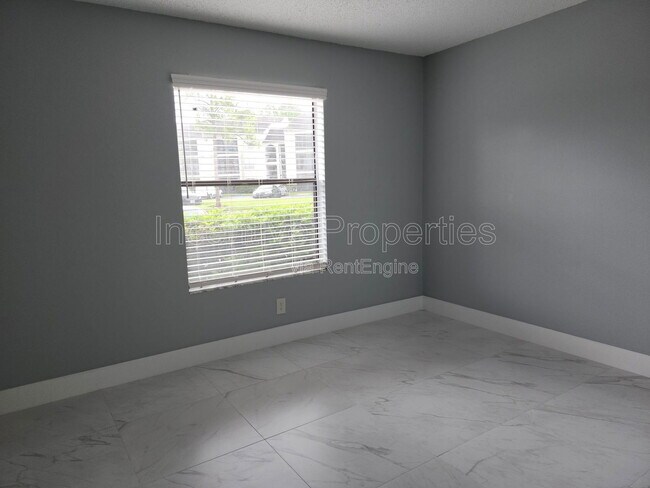 Building Photo - 2260 Cascades Blvd