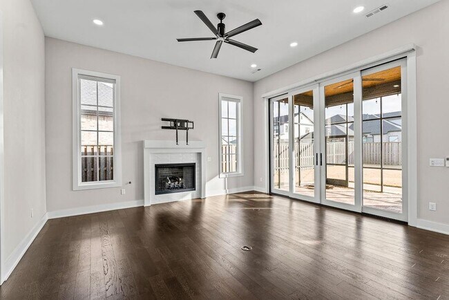 Building Photo - 3505 SW Radiance Ave