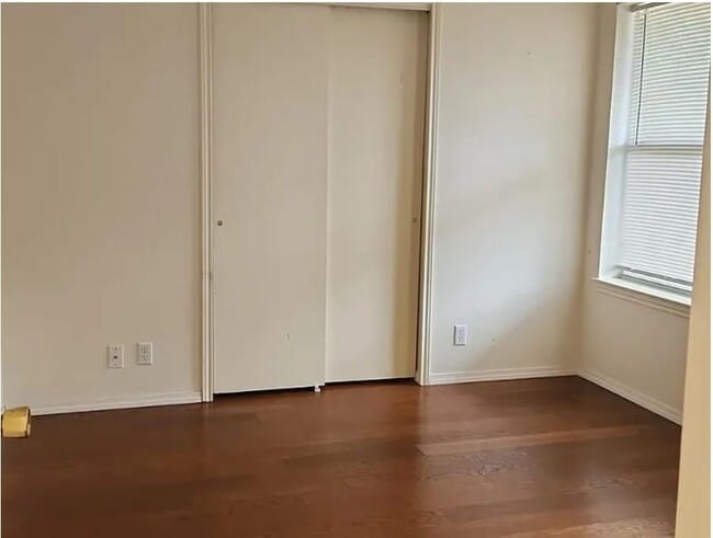 Building Photo - 213 Pentire Way