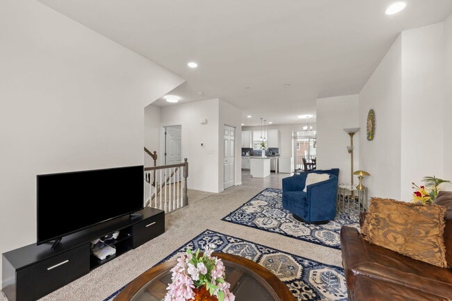 Building Photo - 4415 Monroe Ct