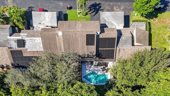 Building Photo - 372 Deer Creek Wildwood Ln E