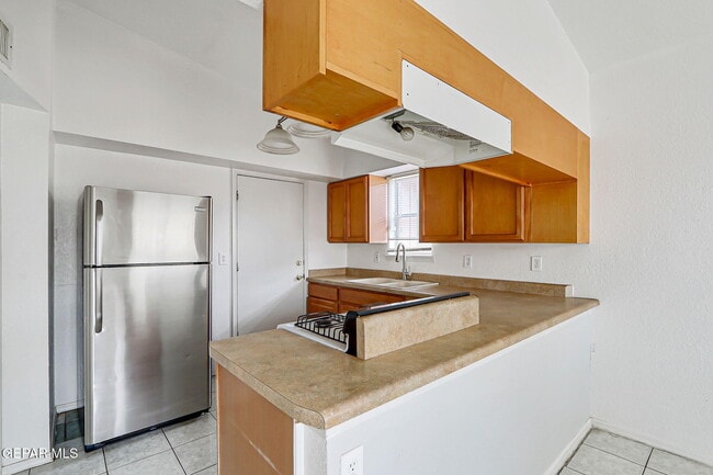 Building Photo - 3229 E Glen Dr