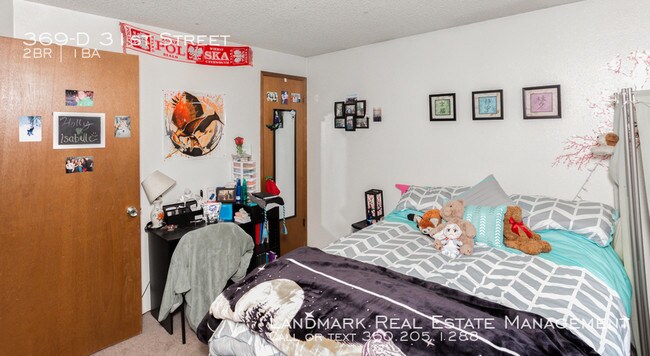 Building Photo - 2 Bedroom at Cambridge Square!