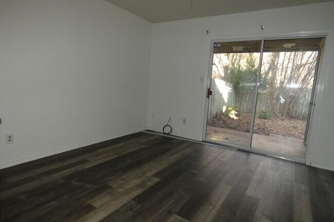 Building Photo - 2905 NE Tortoise Dr