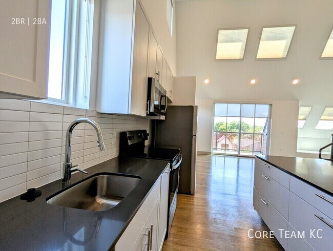 Building Photo - 2455 Troost Ave