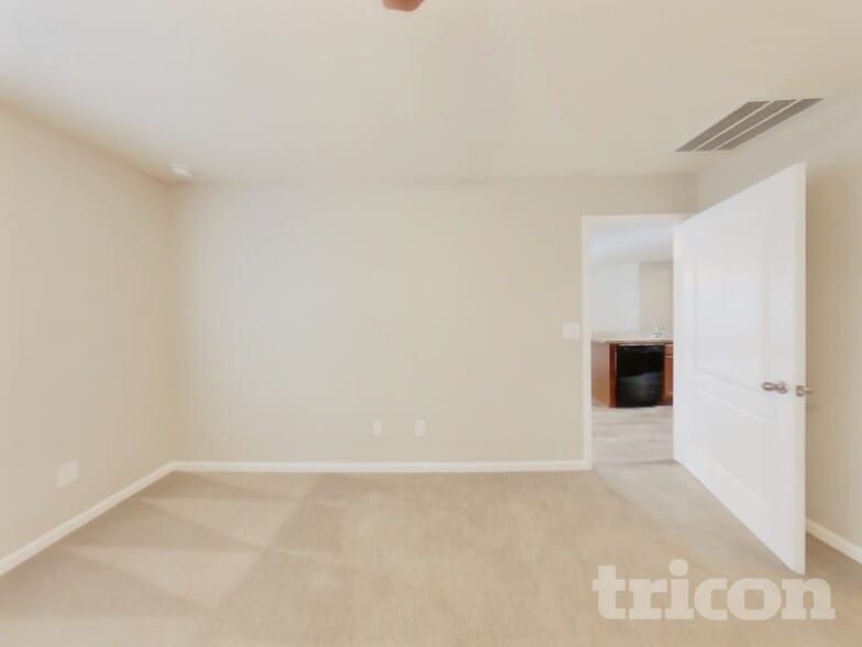 Building Photo - 15402 Bareback Dr
