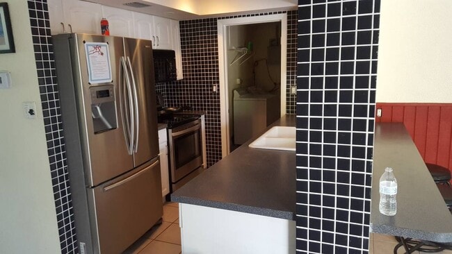 Building Photo - 117 Van Rd