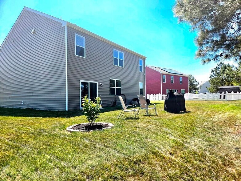 Building Photo - 303 Terrapin Cir