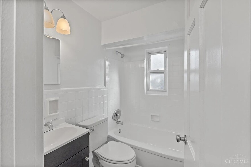 Building Photo - 6317 Girard Ave