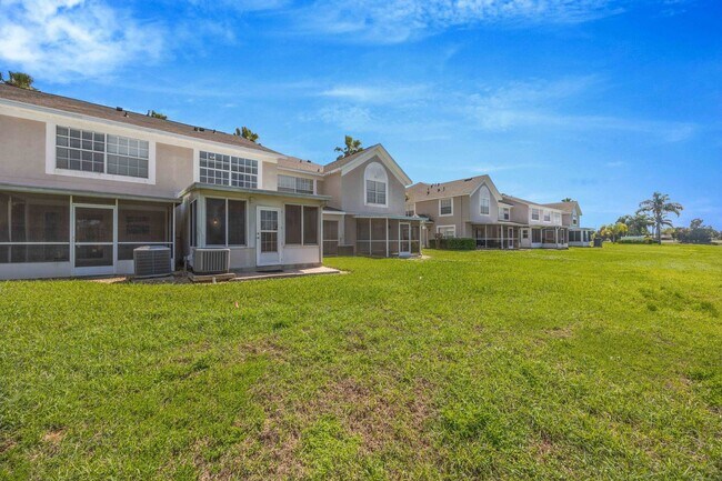 Building Photo - 2 Bedroom and 2.5 Bathroom Townhouse