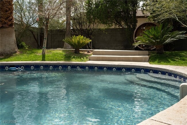 Building Photo - 2940 Rosanna St