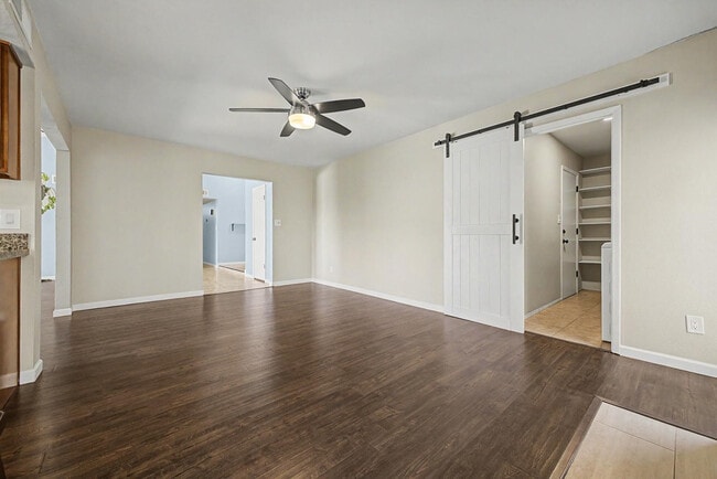 Building Photo - 1056 W Pecos Ave