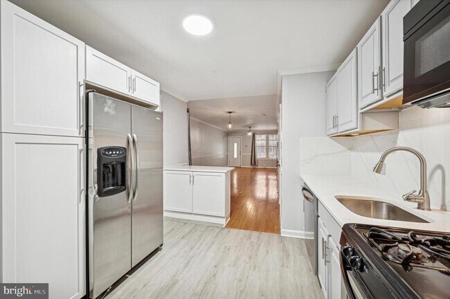 Building Photo - 1319 N Robinson St