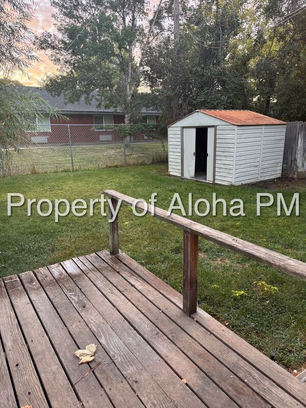 Building Photo - 1760 S Barlow Ln